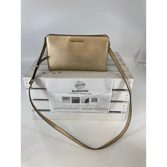 MICHAEL KORS, SMALL GOLD SAFFIANO LEATHER CROSSBODY BAG - Picture 1 of 13